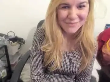 Chaturbate Sex Cam of artsyandcraftsy_