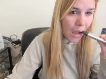 Chaturbate Live Porn of artsyandcraftsy_