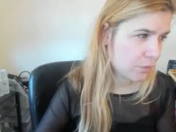 Chaturbate Live Porn of artsyandcraftsy_