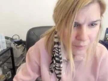 Chaturbate Free Live Porn of artsyandcraftsy_