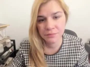 Chaturbate Nude Webcam of artsyandcraftsy_