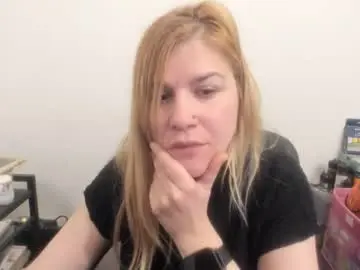 Chaturbate Adult Video Chat of artsyandcraftsy_