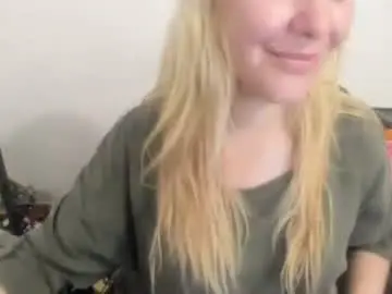 Chaturbate Free Porn Cam of artsyandcraftsy_