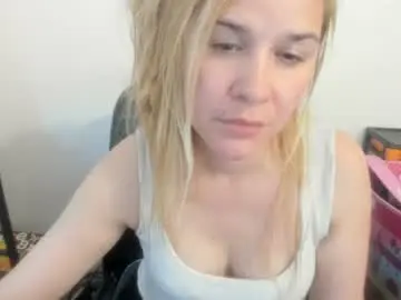 Chaturbate Best Webcam of artsyandcraftsy_