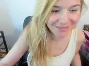 Chaturbate Live Sex of artsyandcraftsy_
