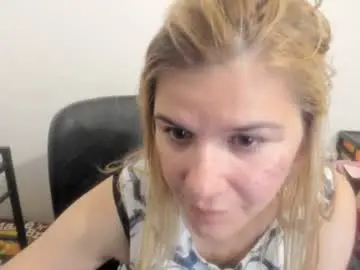 Chaturbate Sex Cam of artsyandcraftsy_
