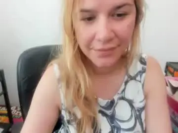 Chaturbate Sex Cam of artsyandcraftsy_