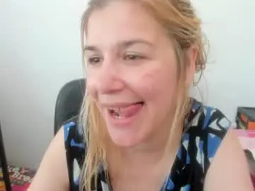 Chaturbate Live Porn of artsyandcraftsy_