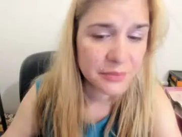 Chaturbate Nude Webcam of artsyandcraftsy_