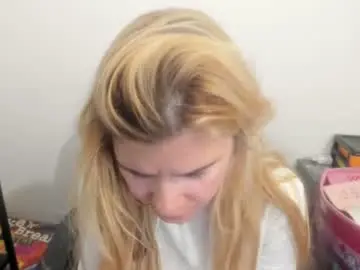 Chaturbate Free Porn Cam of artsyandcraftsy_