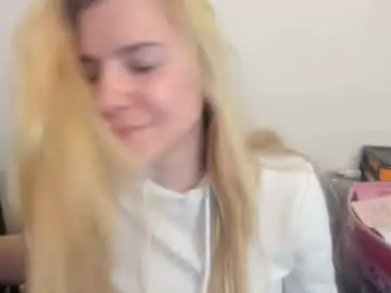 Chaturbate Free Porn Cam of artsyandcraftsy_