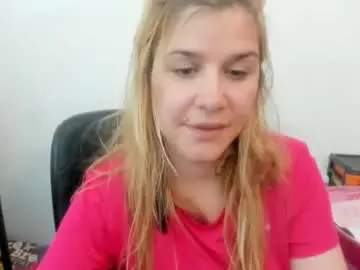 Chaturbate Free Porn Cam of artsyandcraftsy_