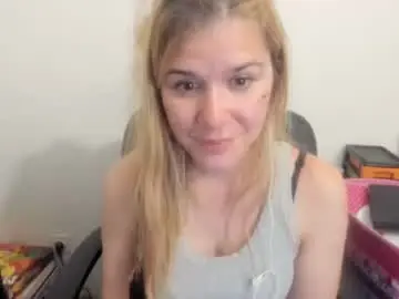 Chaturbate Sex Cam of artsyandcraftsy_