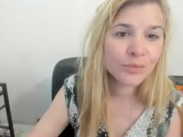Chaturbate Sex Cam of artsyandcraftsy_