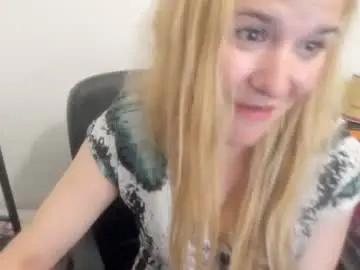 Chaturbate Free Live Porn of artsyandcraftsy_