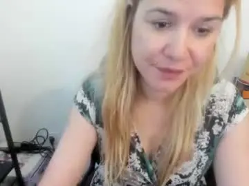 Chaturbate Sex Cam of artsyandcraftsy_