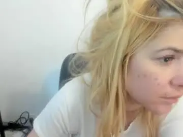 Chaturbate Live Sex of artsyandcraftsy_