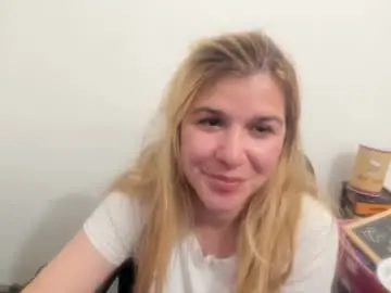 Chaturbate Free Porn Cam of artsyandcraftsy_