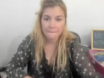 Chaturbate Private Sex Chat of artsyandcraftsy_