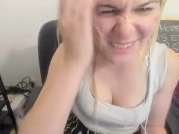 Chaturbate Sex Cam of artsyandcraftsy_