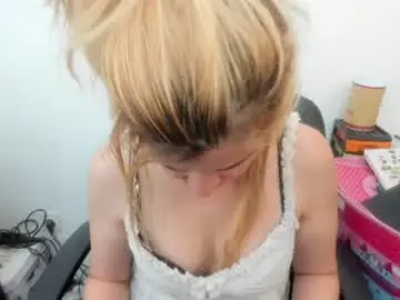 Chaturbate Adult Video Chat of artsyandcraftsy_