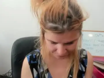 Chaturbate Nude Webcam of artsyandcraftsy_