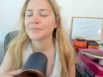 Chaturbate Nude Webcam of artsyandcraftsy_
