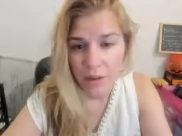 Chaturbate Nude Webcam of artsyandcraftsy_