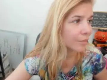 Chaturbate Nude Webcam of artsyandcraftsy_