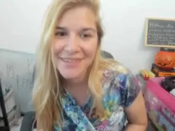 Chaturbate Free Porn Cam of artsyandcraftsy_