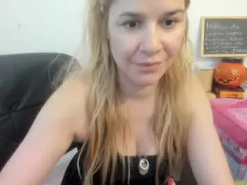 Chaturbate Free Live Porn of artsyandcraftsy_