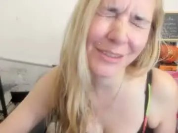 Chaturbate Watch Live Sex Cams of artsyandcraftsy_
