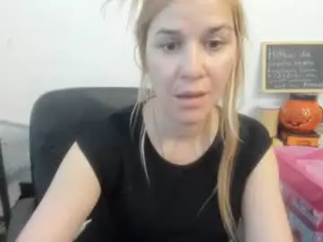 Chaturbate Nude Webcam of artsyandcraftsy_