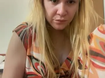 Chaturbate Free Porn Cam of artsyandcraftsy_