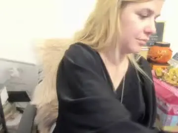 Chaturbate Watch Live Sex Cams of artsyandcraftsy_
