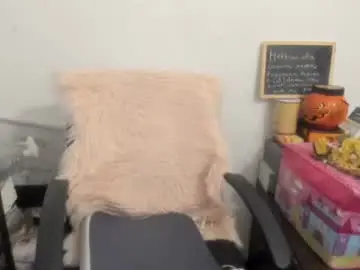 Chaturbate Free Live Porn of artsyandcraftsy_