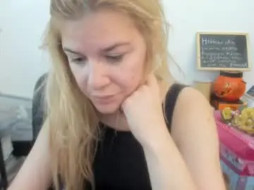 Chaturbate Live Porn of artsyandcraftsy_