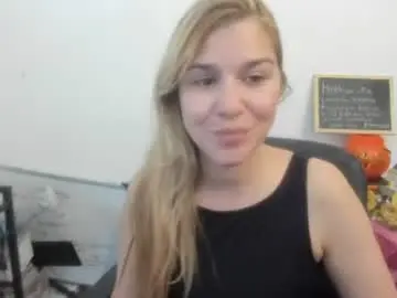 Chaturbate Live Sex of artsyandcraftsy_