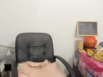 Chaturbate Adult Video Chat of artsyandcraftsy_