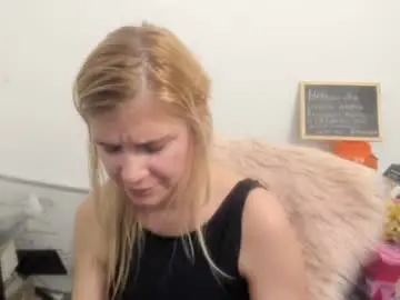 Chaturbate Free Live Porn of artsyandcraftsy_