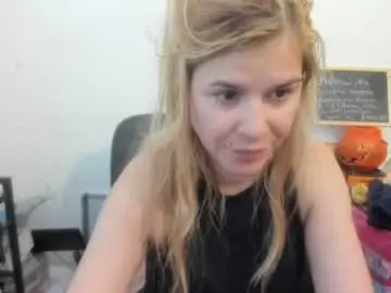 Chaturbate Sex Cam of artsyandcraftsy_