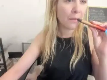Chaturbate Adult Video Chat of artsyandcraftsy_