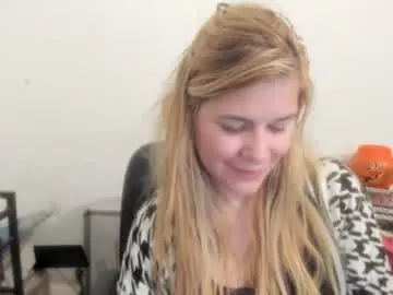 Chaturbate Sex Cam of artsyandcraftsy_