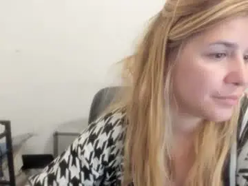 Chaturbate Sex Chat of artsyandcraftsy_