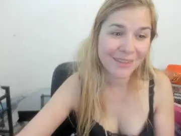Chaturbate Free Porn Cam of artsyandcraftsy_