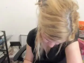 Chaturbate Sex Chat of artsyandcraftsy_