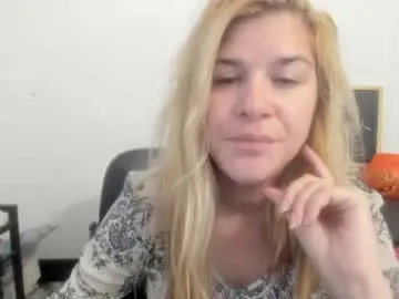 Chaturbate Sex Cam of artsyandcraftsy_