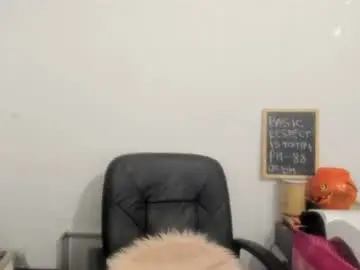 Chaturbate Watch Live Sex Cams of artsyandcraftsy_