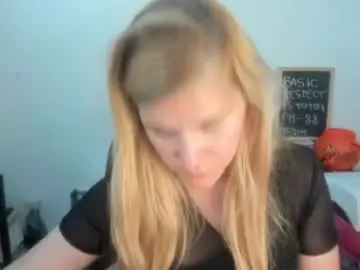Chaturbate Private Sex Chat of artsyandcraftsy_