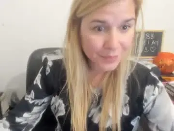 Chaturbate Free Porn Cam of artsyandcraftsy_